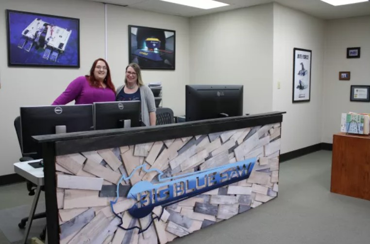 Art_Big_Blue_Saw_OnDemand_Cutting.jpg