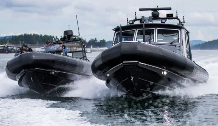 Canadian Fabrication and welding - Cutting versatility custom boat shop.jpg