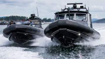 Canadian Fabrication and welding - Cutting versatility custom boat shop.jpg