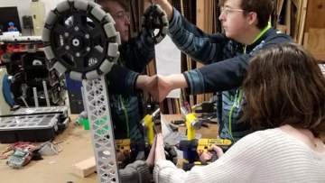 educational Institutions - High school robotics meet GlobalMAX.jpg
