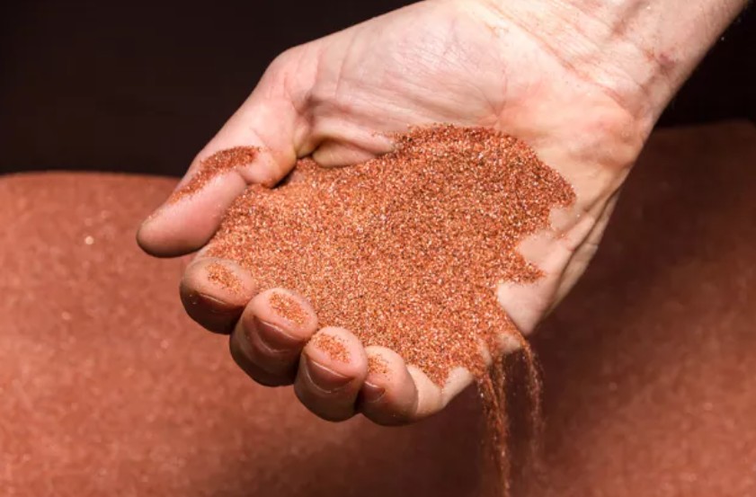 Image of Garnet abrasive material.jpg