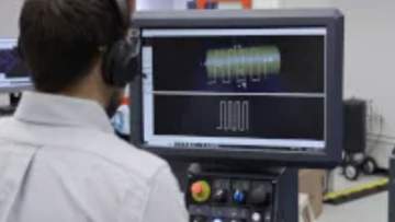 Image of operator using IntelliMAX.jpg