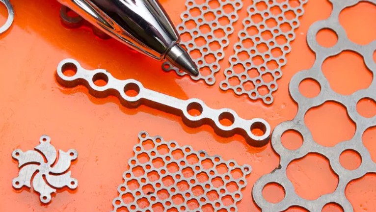 Medical Shops Discover Waterjet Machining Versatility and Accuracy.jpg