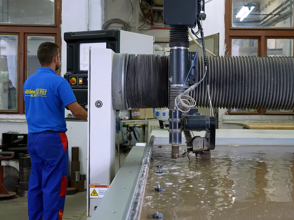 /omax-waterjet/micromax